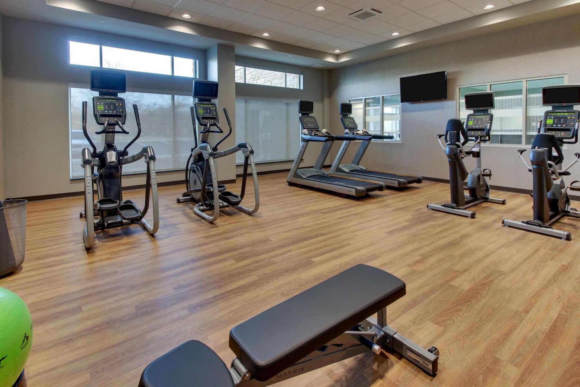 Drury Inn & Suites Cleveland บีชวูด ภายนอก รูปภาพ