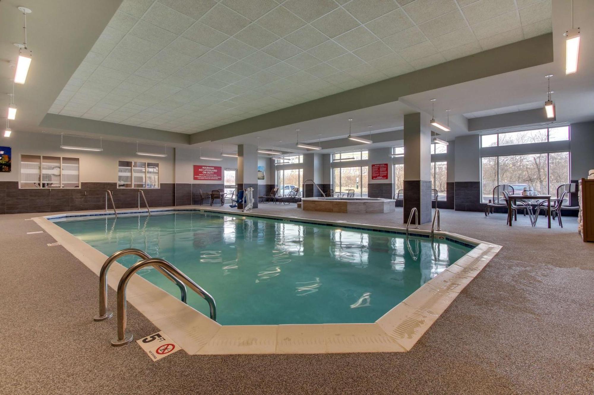 Drury Inn & Suites Cleveland บีชวูด ภายนอก รูปภาพ